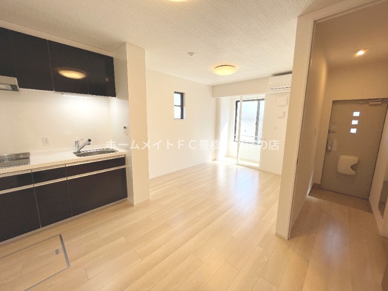 居室・リビング　同型完成モデル