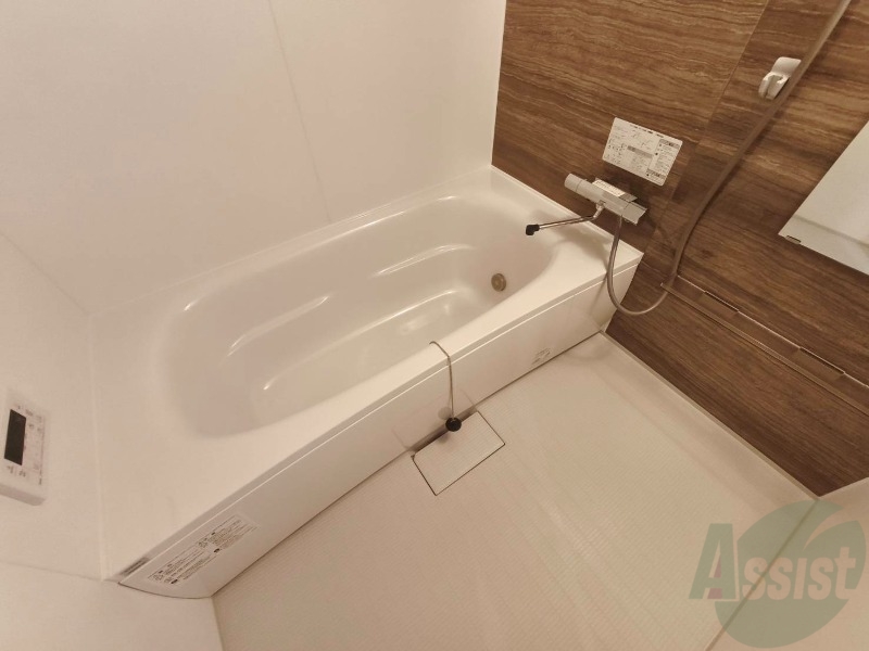 バス・シャワールーム　お風呂になります。一日の疲れを癒してくださいね。