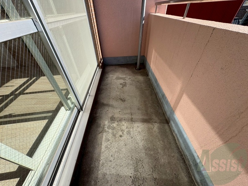 バルコニー　バルコニーです。洗濯物を干したり一息ついたりできますね！