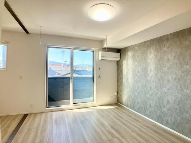 居室・リビング　写真は別の部屋のものです。