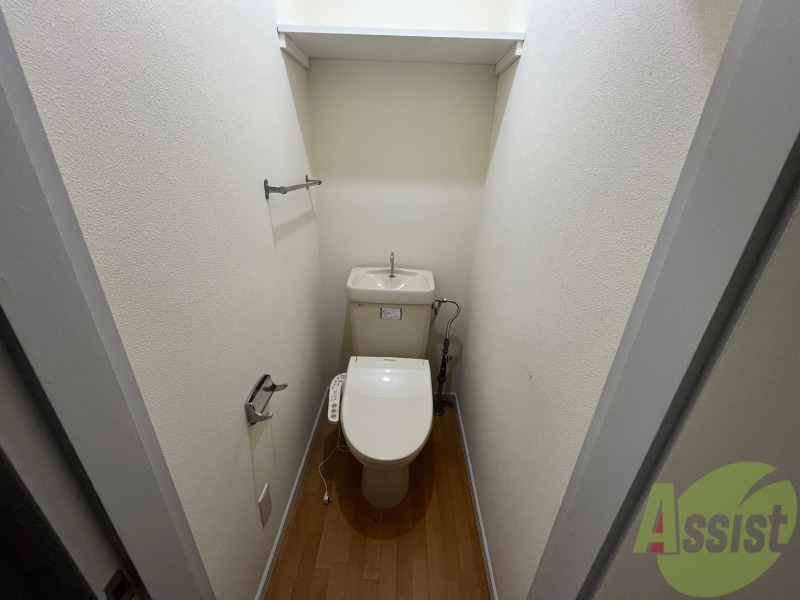 トイレ　こちらはトイレです。清潔感があり、安心して使用できます。