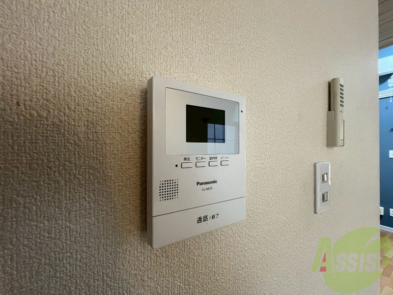 セキュリティ　ＴＶモニター付インターホンです。来客者の顔が見えるので安心！