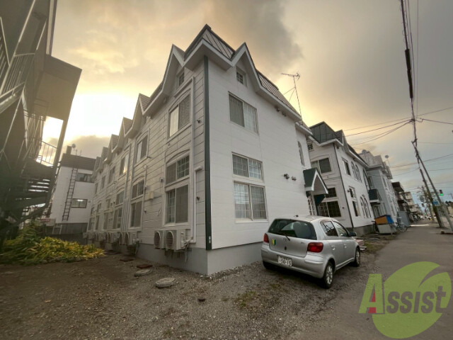 建物外観　札幌市東区北３６条東「レオパレス２１麻生第２Ａ」