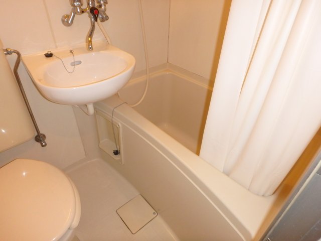 バス・シャワールーム　別部屋参考写真