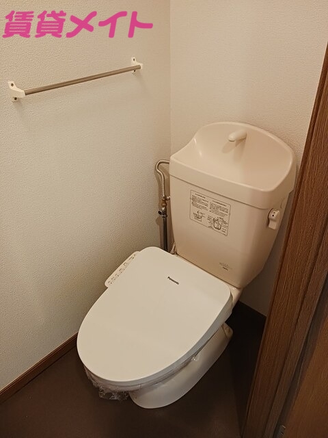 トイレ　同型参考写真