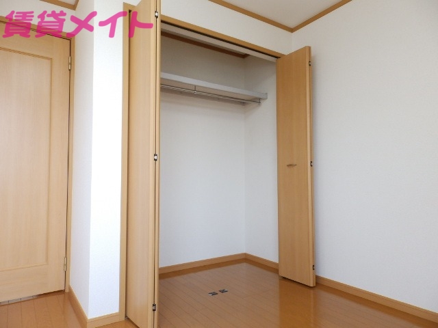 収納　同型参考写真