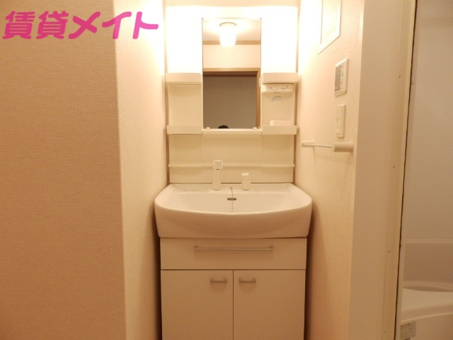 洗面設備　同型参考写真