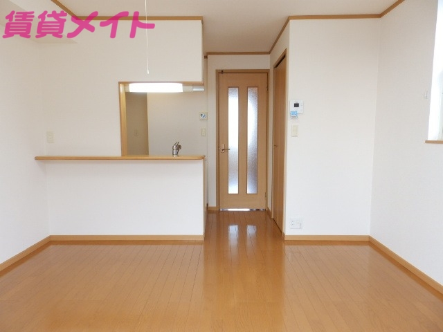 居室・リビング　同型参考写真