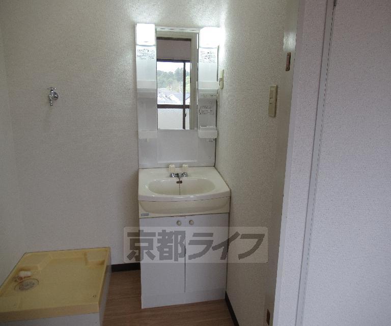 洗面設備　スッキリとした玄関です。