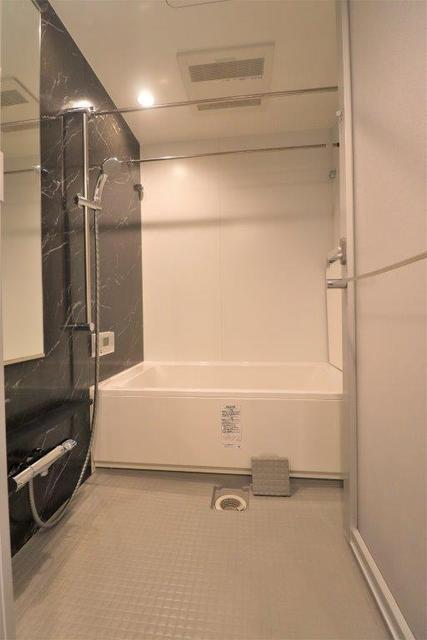 バス・シャワールーム　バスルーム