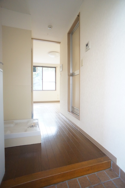 玄関　下駄箱がついているので、片付いた玄関をキープできます！