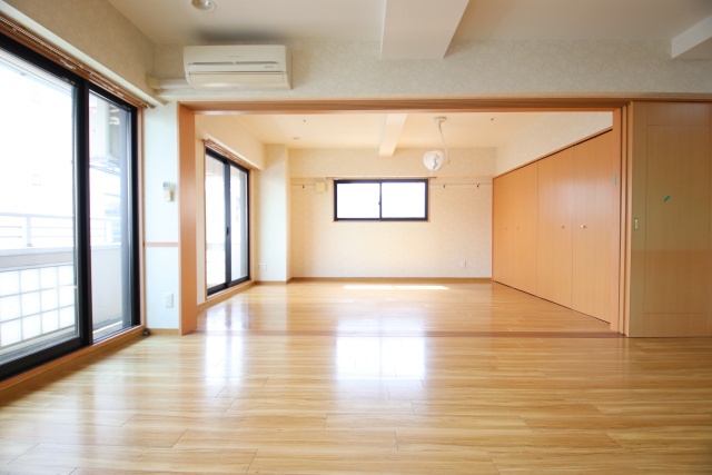 居室・リビング　※別室の参考写真の為、現況優先です。