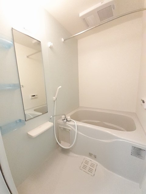 バス・シャワールーム　追い焚き機能のお風呂です。