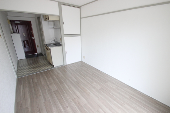 居室・リビング　※別部屋の写真です