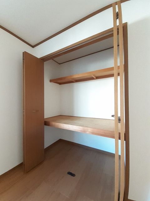 エーデル泉ヶ丘Cの内装写真
