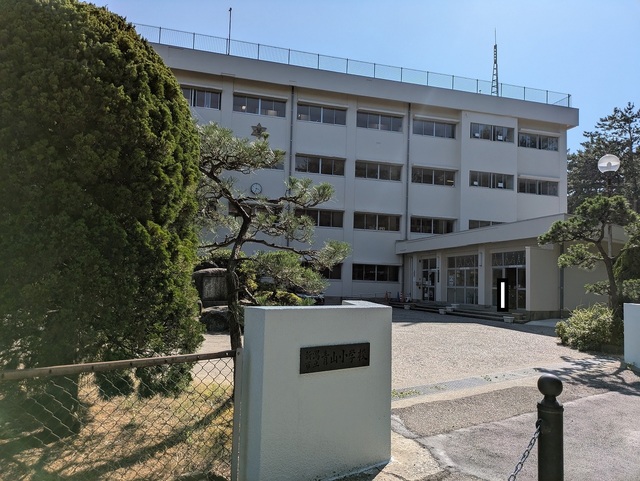 小学校　青山小学校（小学校）まで814m
