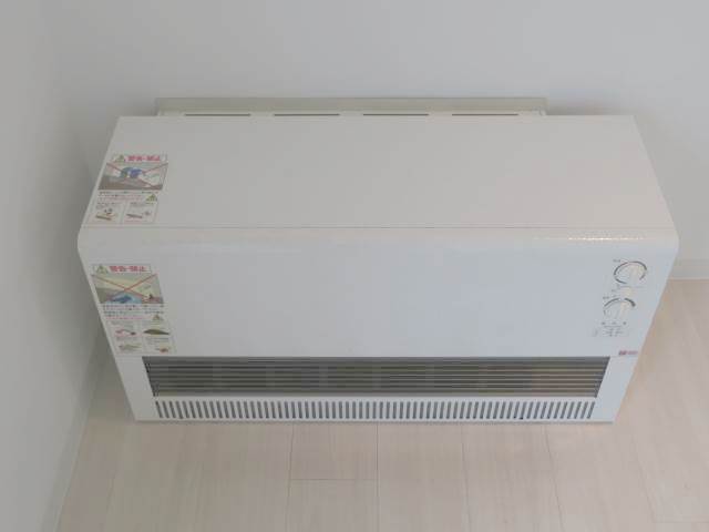 その他設備　蓄熱暖房♪