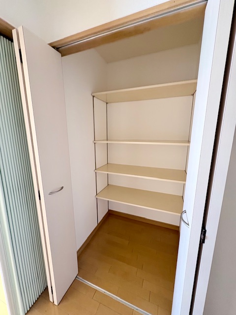 収納　DK収納は奥行もあり便利！