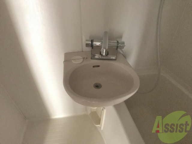 洗面設備　洗面台は浴室内にあります。掃除が楽そうですね。