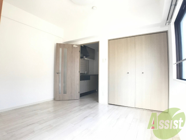 居室・リビング　リビングは日当たりも良くお部屋を明るく照らしてくれますね。