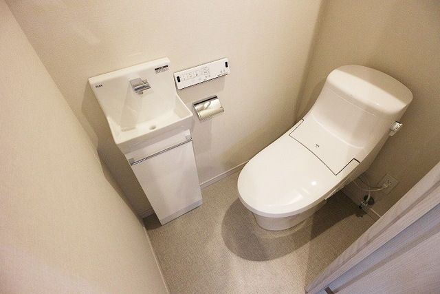 トイレ　トイレ