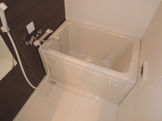 バス・シャワールーム　ゆったり過ごせるお風呂です