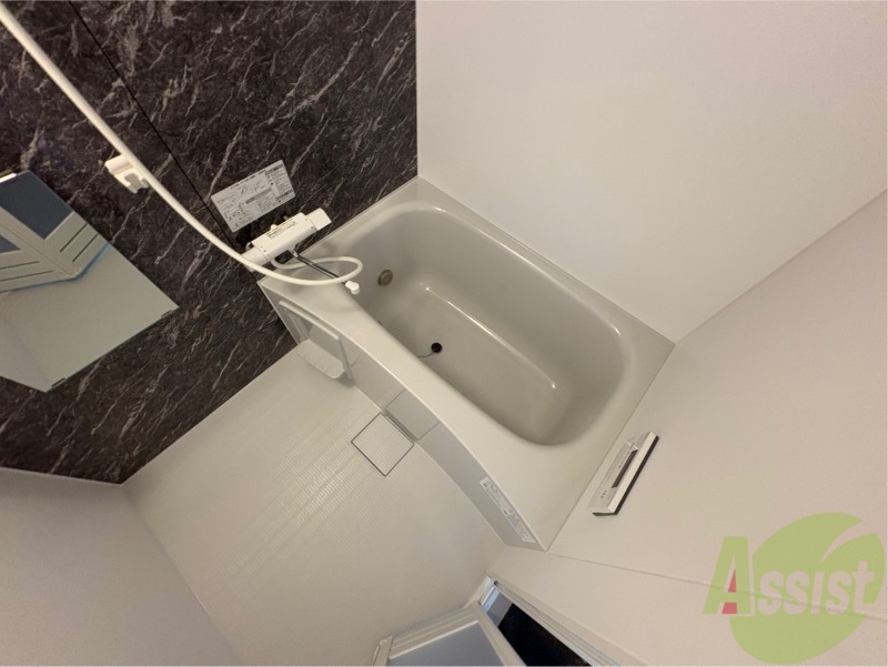 バス・シャワールーム　お風呂になります。一日の疲れを癒してくださいね。