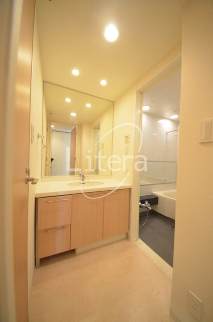 洗面設備　反転タイプ