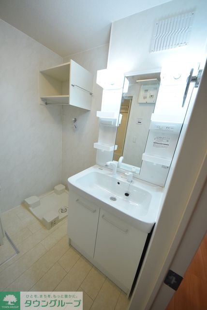 洗面設備　ノズルの伸びるシャンプードレッサー