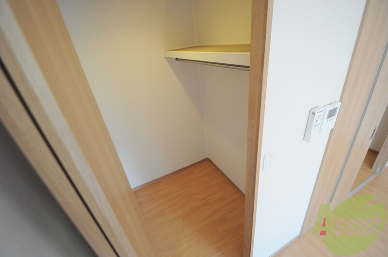 収納　人気のウォークインクローゼット。部屋が広々使えますね