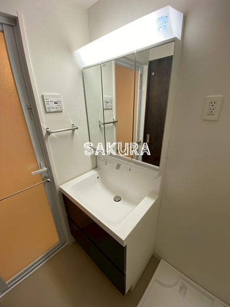 洗面設備　身支度に欠かせない独立洗面台♪