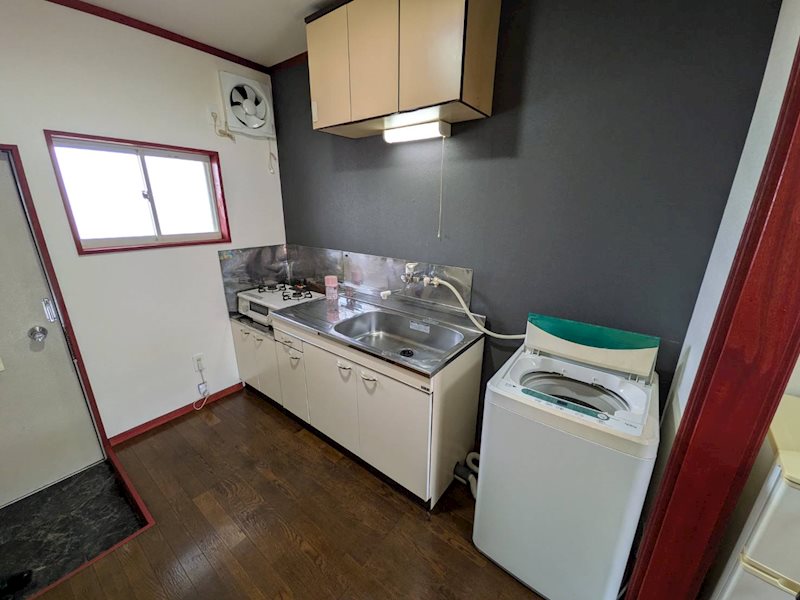 キッチン　コンロ・洗濯機あります