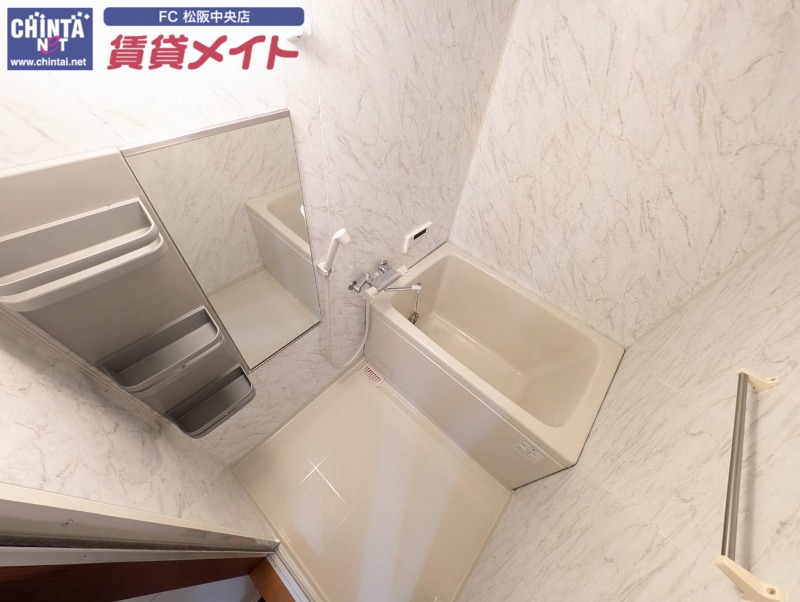 バス・シャワールーム　同物件別部屋のお写真です。