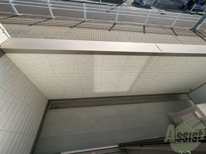 バルコニー　バルコニーになります。洗濯物をも干しやすいですね。