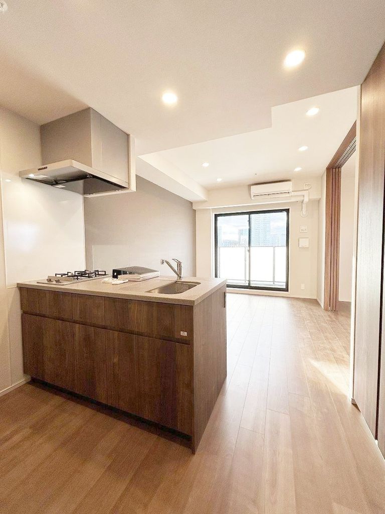 居室・リビング　LDK（約9.3帖）、洋室（約3.8帖）