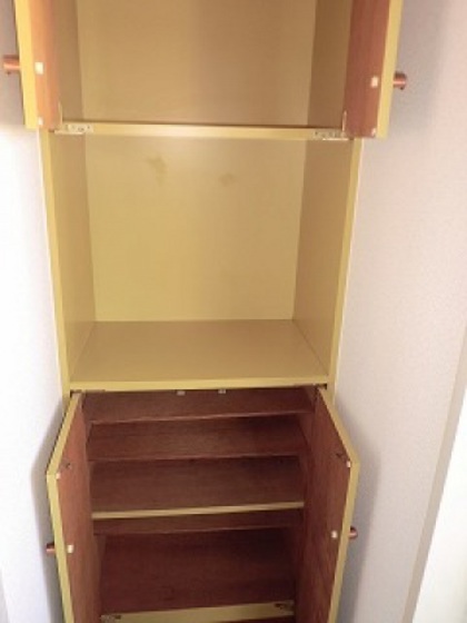 玄関　※他のお部屋の写真を使用しています。