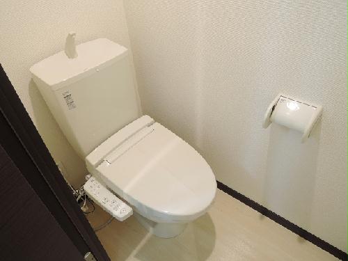 トイレ　温水洗浄便座があり、快適です。
