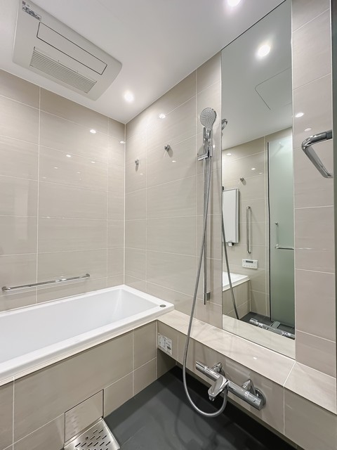 バス・シャワールーム　※写真は同タイプ住戸です。