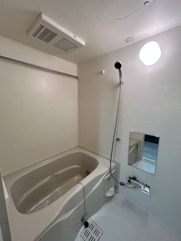 バス・シャワールーム　ゆったり過ごせるお風呂です