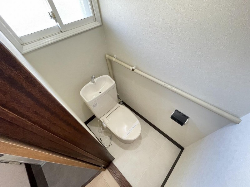 トイレ　トイレ