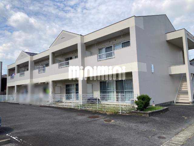 建物外観　重量感のある建物