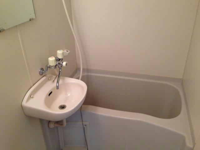 バス・シャワールーム　（別部屋）