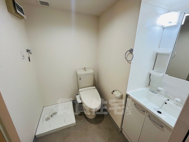 阪急京都線 高槻市駅 徒歩5分 4階建 築37年のトイレ写真