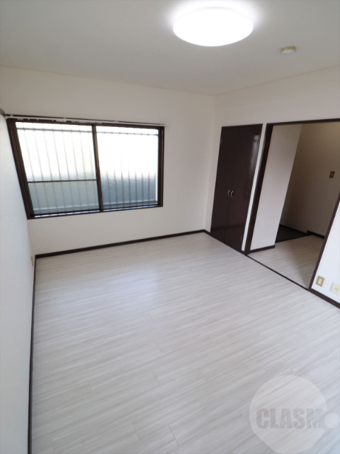 居室・リビング　白を基調とした明るいお部屋ですよ