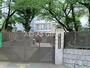 中学校　港区立六本木中学校（中学校）まで766m