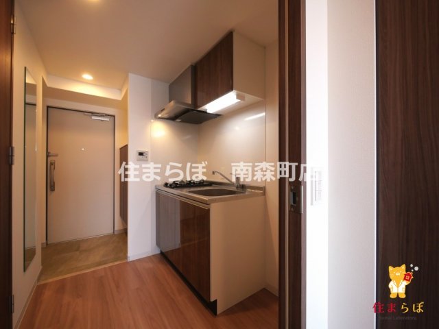 キッチン　「ただの部屋探しじゃない。“あなたの暮らし”探しです。」