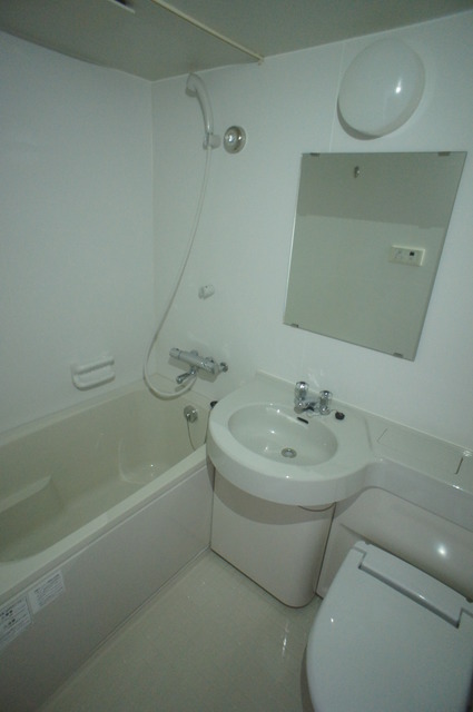 バス・シャワールーム　丸洗い可能！お掃除ラクラクの洗面台付き３点ユニットです☆