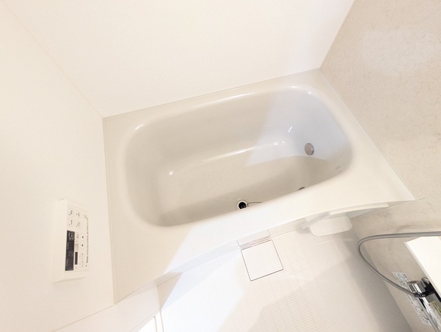 バス・シャワールーム　浴槽　追い焚き付