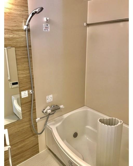 バス・シャワールーム　ご家族や長時間入浴に便利な追い炊き機能付きです♪