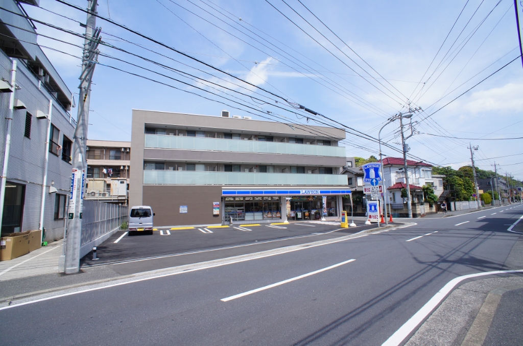 コンビニ　ローソン 港北日吉七丁目店（コンビニ）まで642m